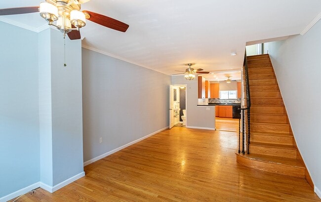 Building Photo - Three Bed Newbold Townhome