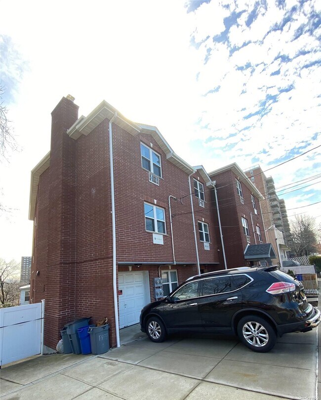 Photo - 47-3 58th Ln