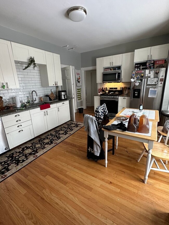 Photo - ALLSTON 4 BED/2 BATH FOR 9/1!  UPDATED KITCHEN AND BIG ROOMS!