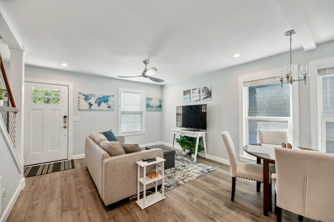 Photo - 111 Hanover St Unit ID1359009P