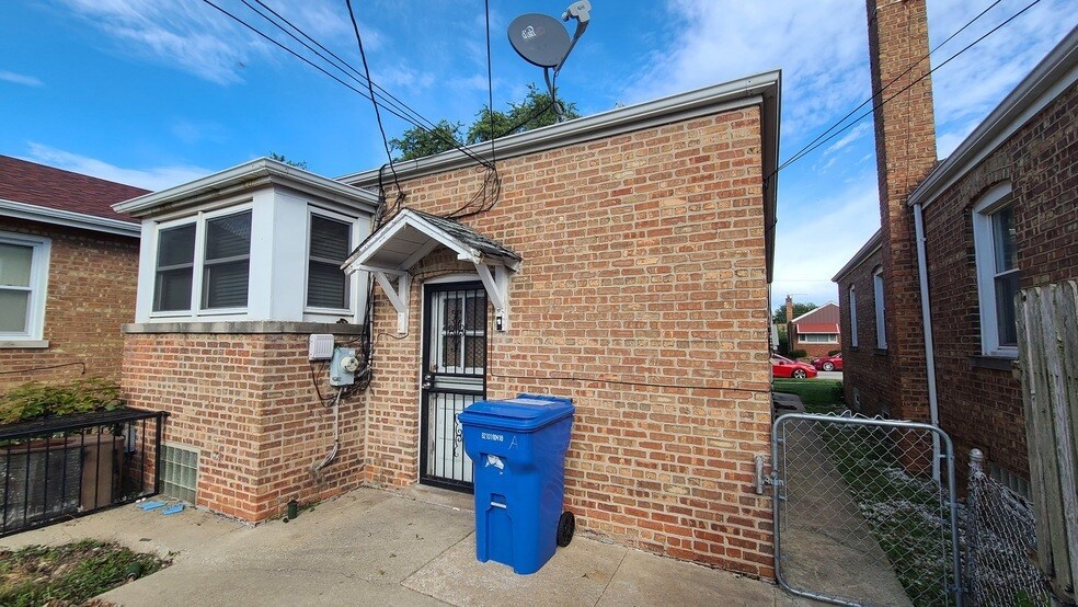 Photo - 8828 S Ridgeland Ave
