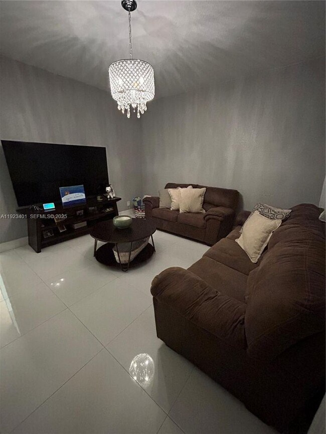 Photo - 4110 NE 24th St