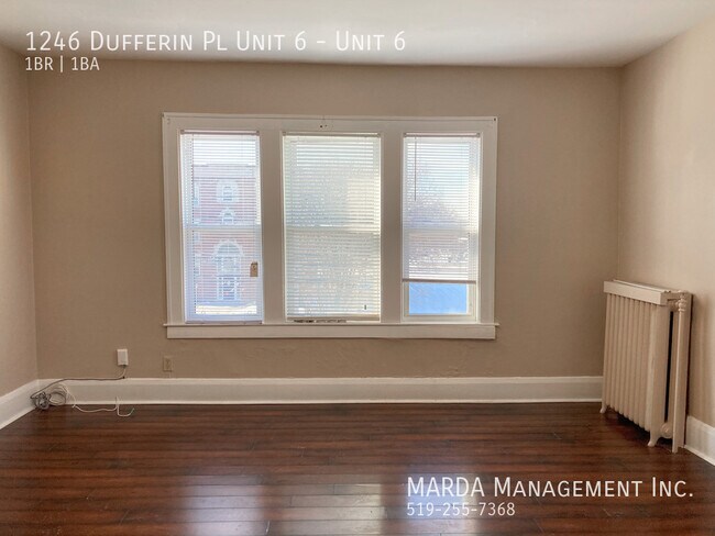 Photo - CHAMRING 1 BED/1 BATH APT ON DUFFERIN & GILES + HYDRO! Unité 6