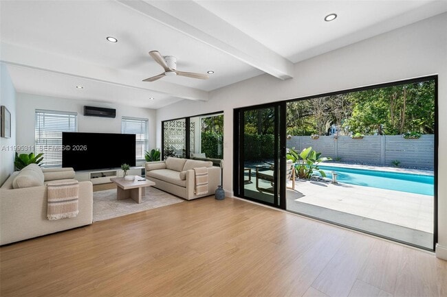 Photo - 696 NE 67th St