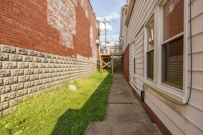 Photo - 2040 Brownsville Rd Unidad 1