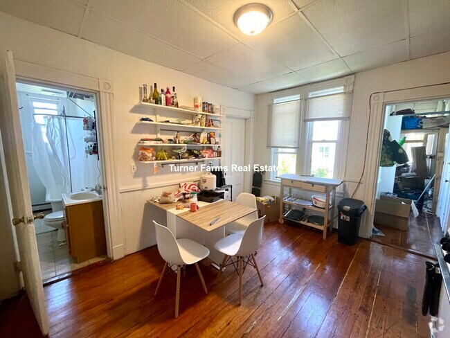Building Photo - 254 Windsor St Rental