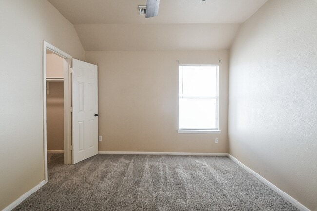 Photo - 5410 Linden Grove Ct