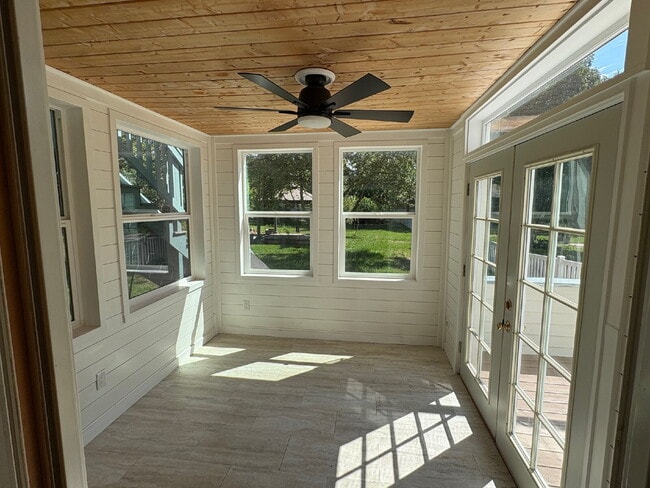 Photo - Spacious home in country setting, yet clos...