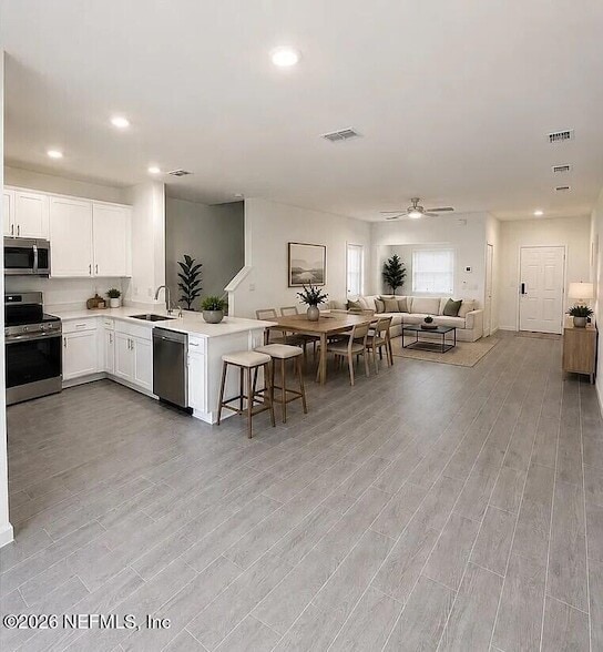 Photo - 157 Hubbard Bnd
