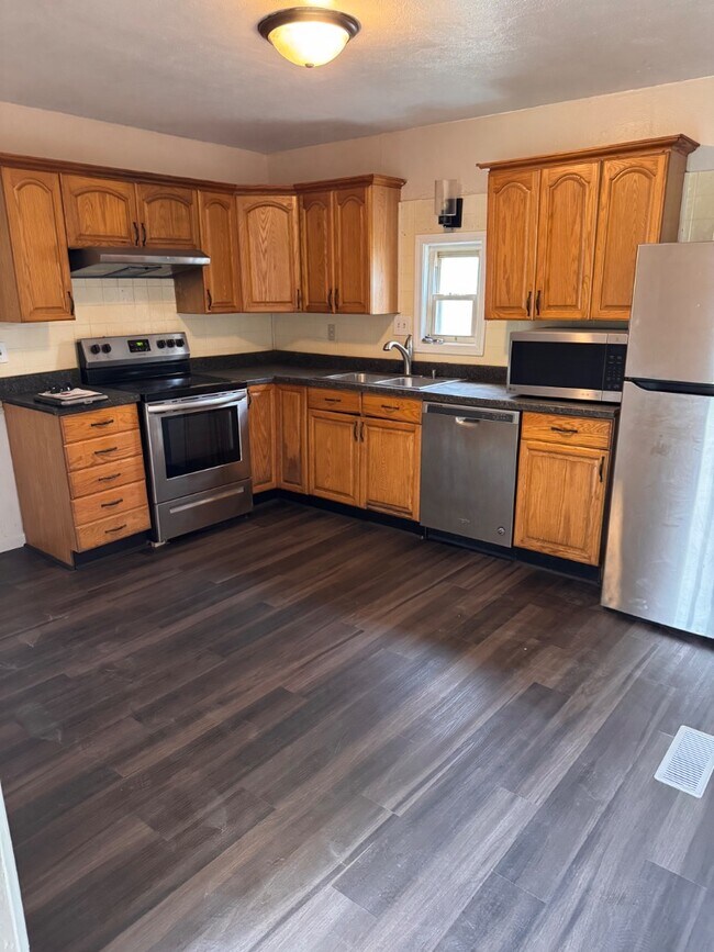 Photo - 1305 Davis St