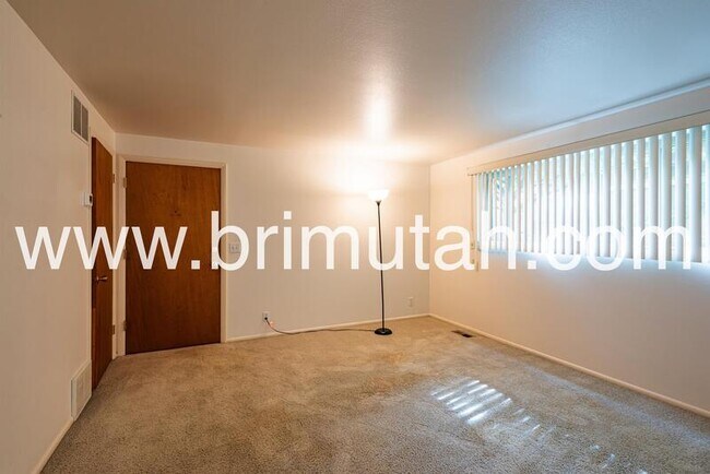 Photo - 952 Princeton Ave S