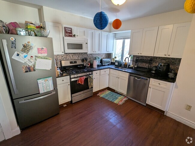 Building Photo - 14 Market St Rental