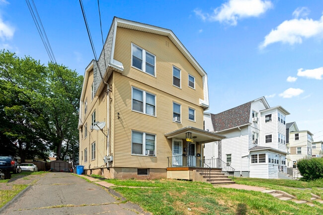 Building Photo - 204 South St Rental