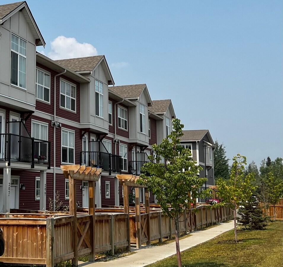 Photo - 11703-11102 102 St