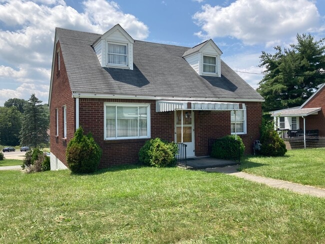 Photo - 1090 Clay Pike