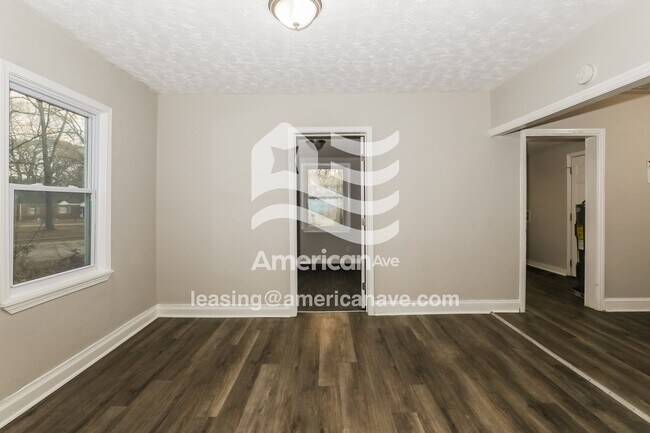 Photo - 4996 West St