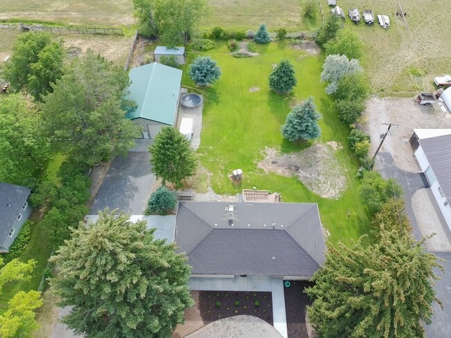 Photo - 5 Bedrooms | 2 Full Baths | 1 Acre | Shop