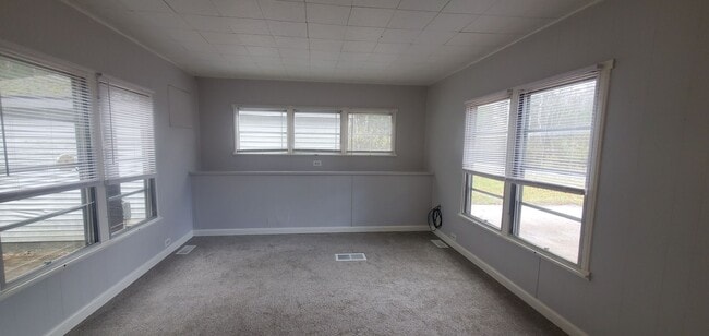 Photo - 1 Bedroom Mobile Home on 1 acre lot close to Tart Trail Leelanu Coutny