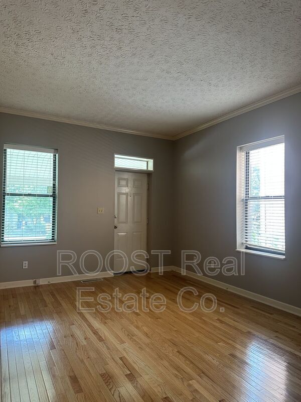 Photo - 820 Summit St