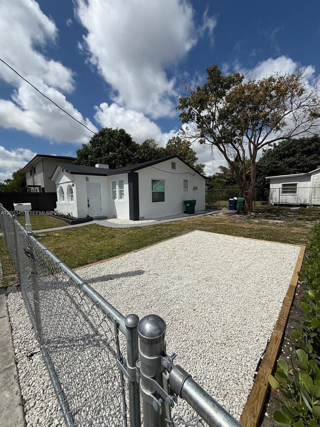 Photo - 5158 NW 19th Ave