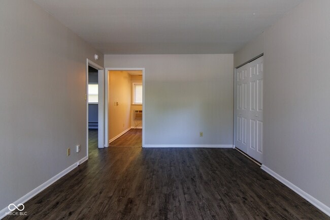 Photo - 5915 Devington Rd Unidad 9