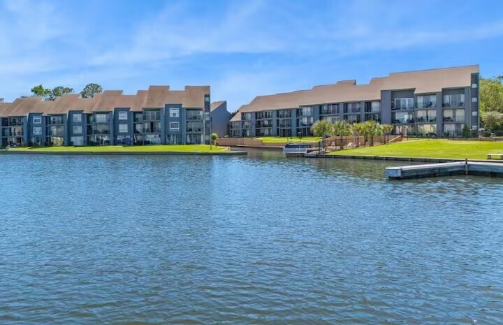 Photo - 12500 Melville Dr Unit 3