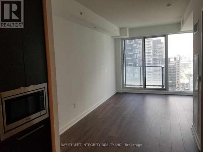 Photo - 125 Blue Jays Way Unit 3707