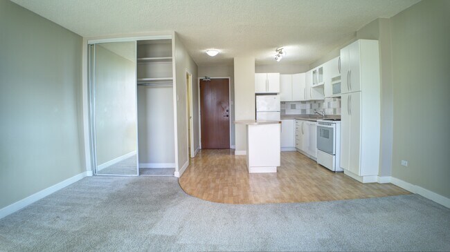 Photo - 11147 Whyte Ave NW Unité 903