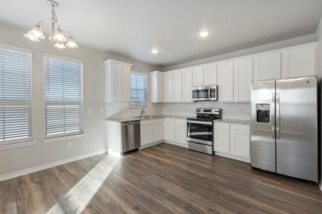 Photo - 7635 Stonehollow