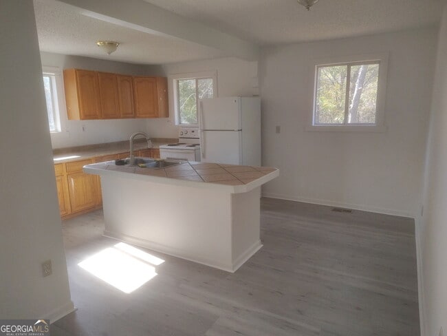 Photo - 929 Bond Bridge Rd