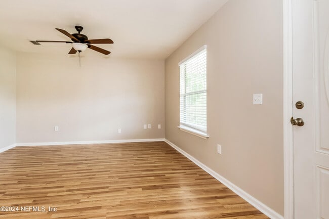 Photo - 618 W Oliver St