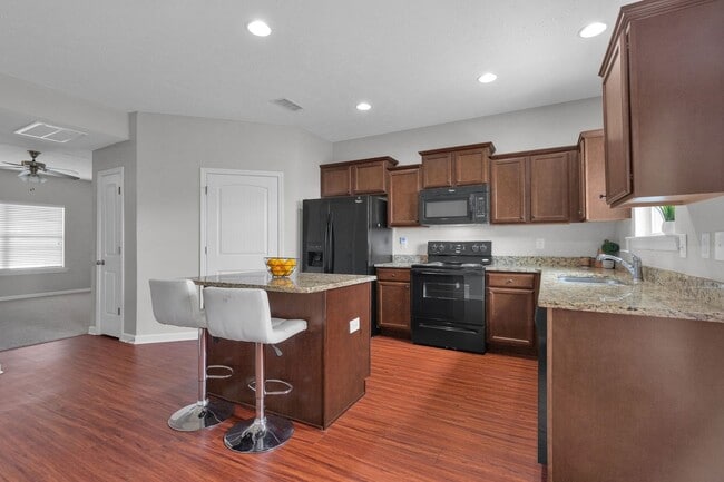 Photo - 807 Lower Park Pl