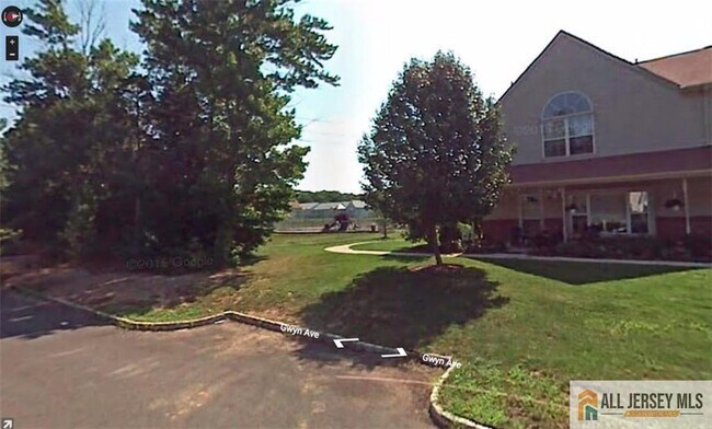 127 Sassafras Ct