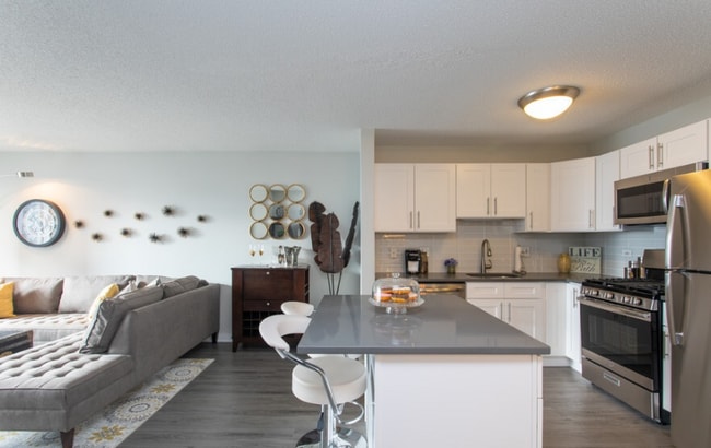 Photo - 32 W Grand Ave