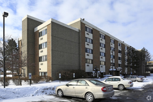 Photo - Cedar Center Apartments
