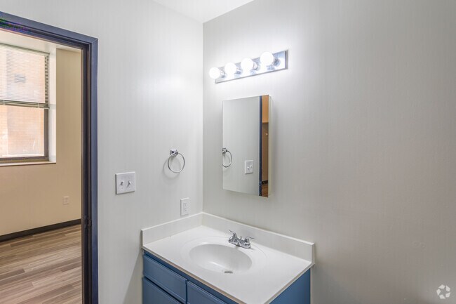 1BR, 1BA - 625 SF