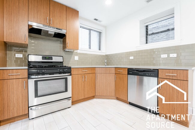 Photo - 3706 N Wilton Ave Unit 3