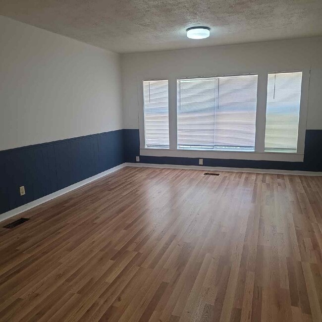 Photo - 1201 Gains Ave