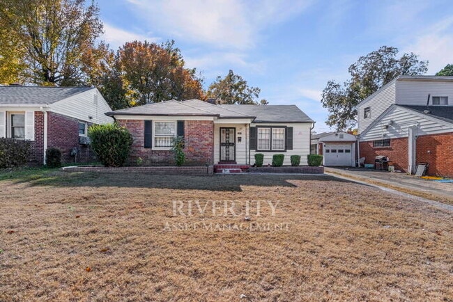 Building Photo - A MUST SEE !!!! FULLY RENOVATED AND SECTION 8 WELCOMED !!!!!