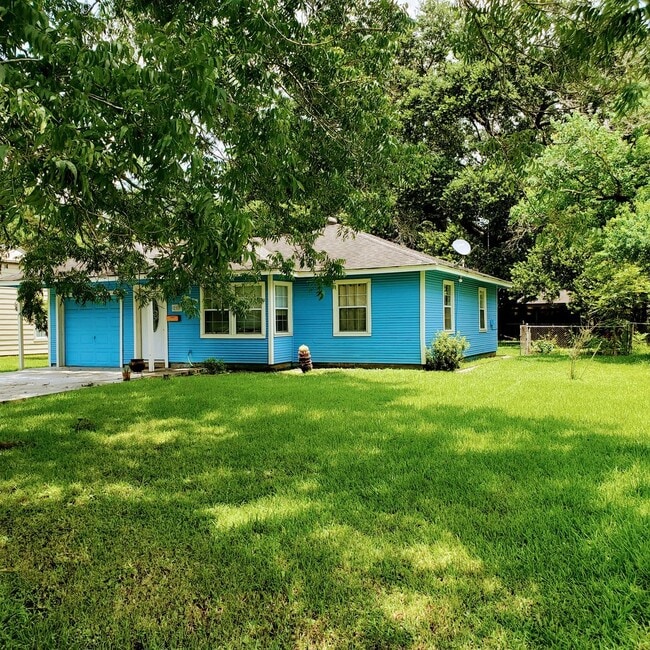 Wonderful 3 bedroom, 1 bathroom home rece... - Wonderful 3 bedroom, 1 bathroom  home rece...