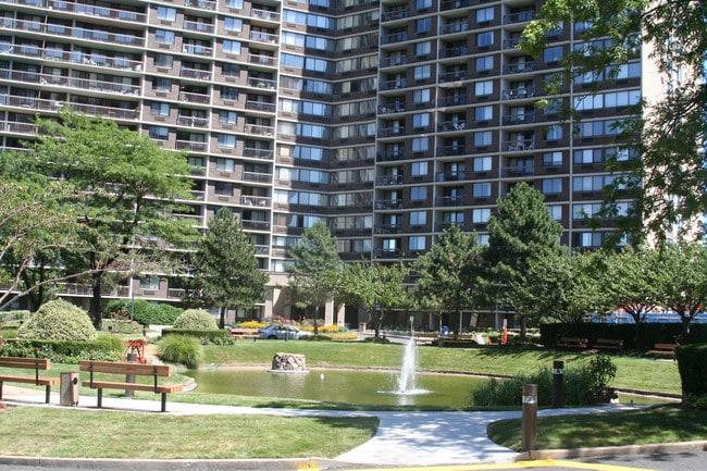 Building Photo - 2 Bay Club Dr Unit 12-S Rental