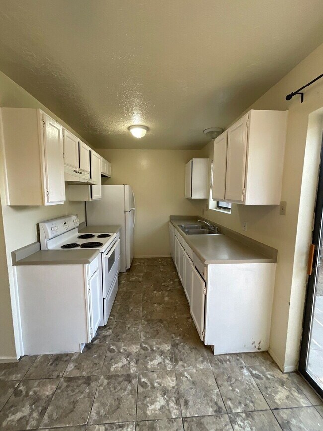 Photo - 420 Tennessee St NE Unit B