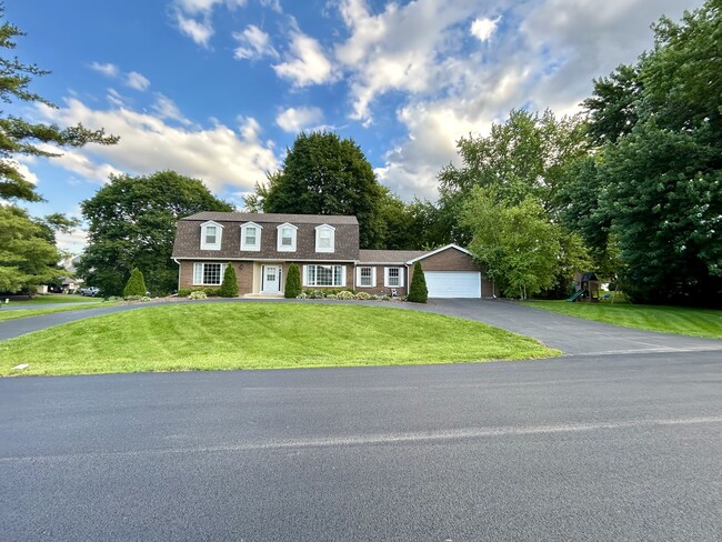 Building Photo - 10S450 Wind Jammer Ln
