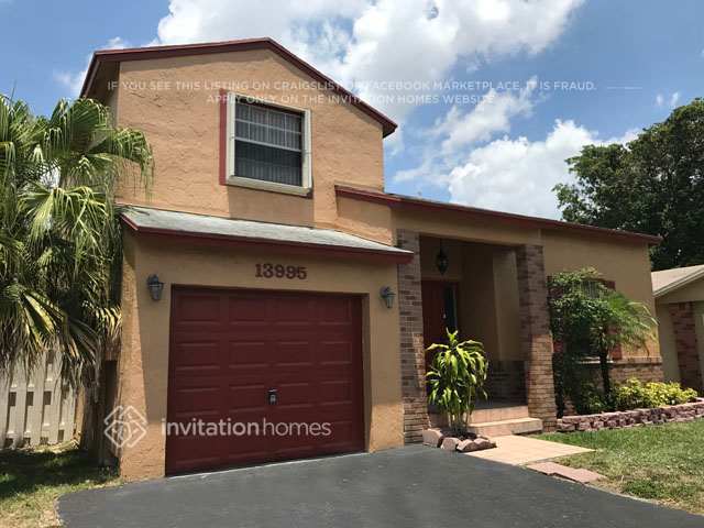 Building Photo - 13995 Langley Pl