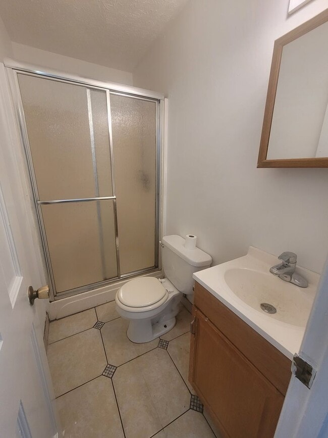 Photo - 3 bedroom 2 bath home located in mid -Wilmington area