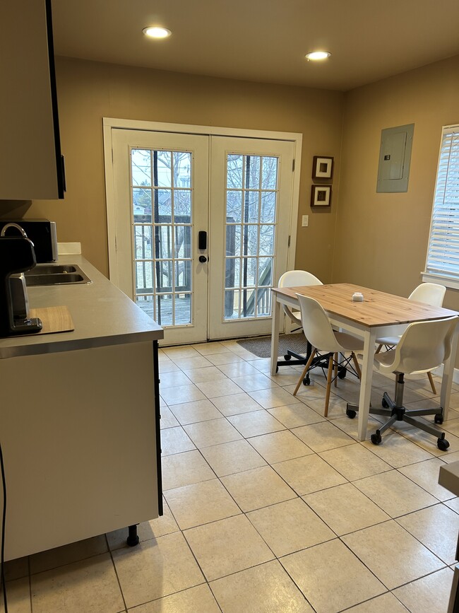 Photo - 1530 Lillian Av Unit 3