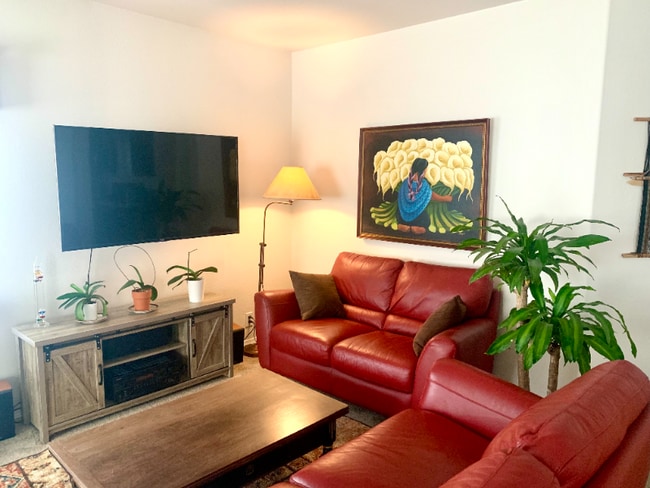 Building Photo - 308 N 6th St Rental