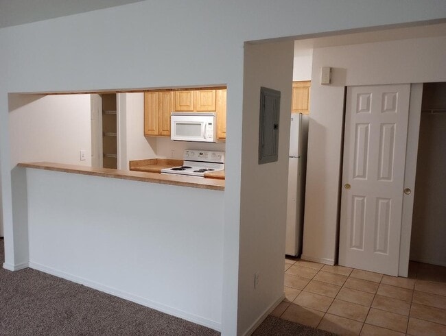 Building Photo - 975 Park Unit 102 Rental