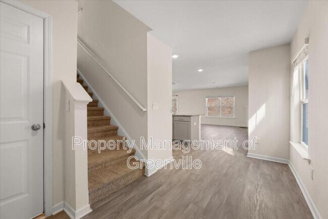 Photo - 926 Ashwood Wy