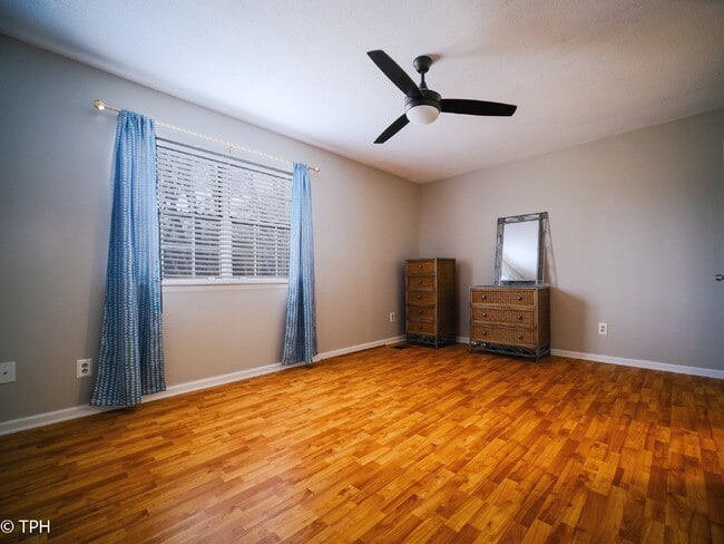 Photo - "Charming 2-Bedroom Gem with Granite Elegance in Charlotte's Heart!"